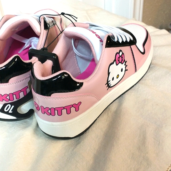 NWT Hello Kitty size 10 ladies sneakers, tennis shoes. Final Price Drop (F) - Picture 2 of 6
